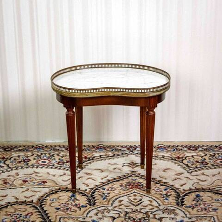 Винтажный столик необычной формы