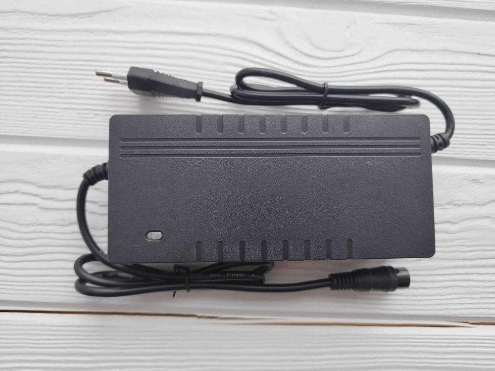 Зарядное устройство для электросамоката 2.5A 54V Kugoo M5