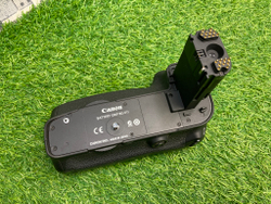 Canon BG-E11