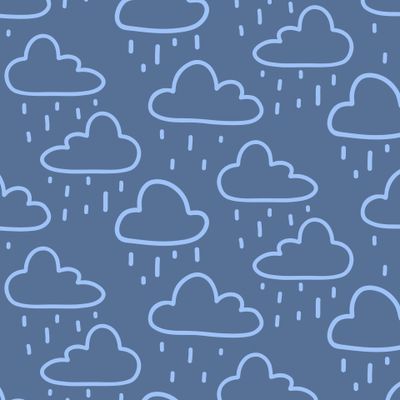 Голубые дождевые тучи на синем фоне