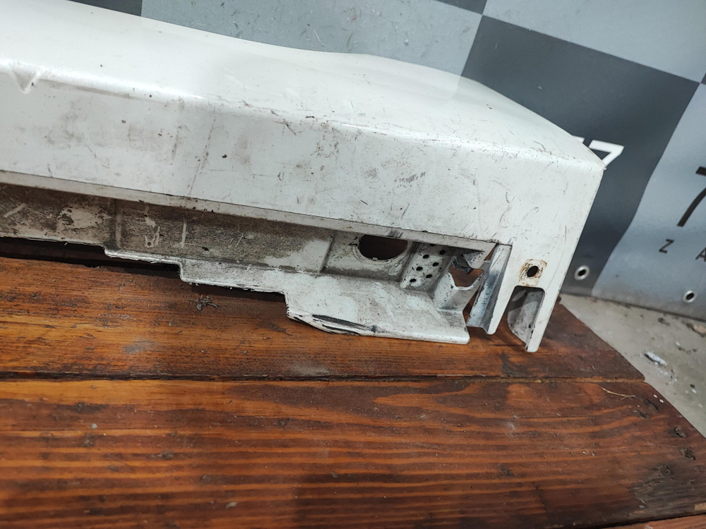 Накладка порога левого Toyota Prius 4 (XW50) 15-22 Б/У Оригинал 7586047080