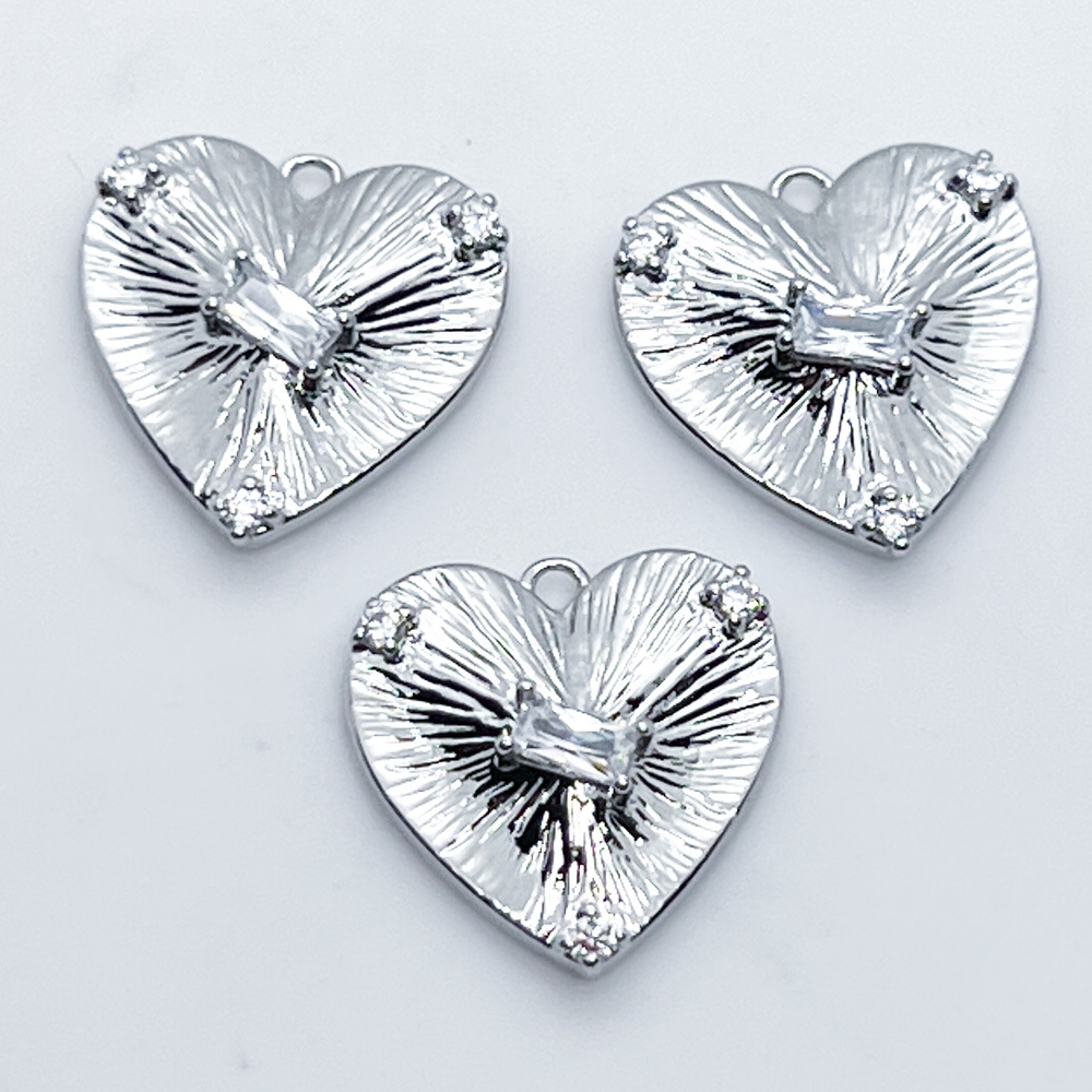 Подвеска Сердце, цвет серебро, фианиты, размер 15*15 мм, цена за 1 шт