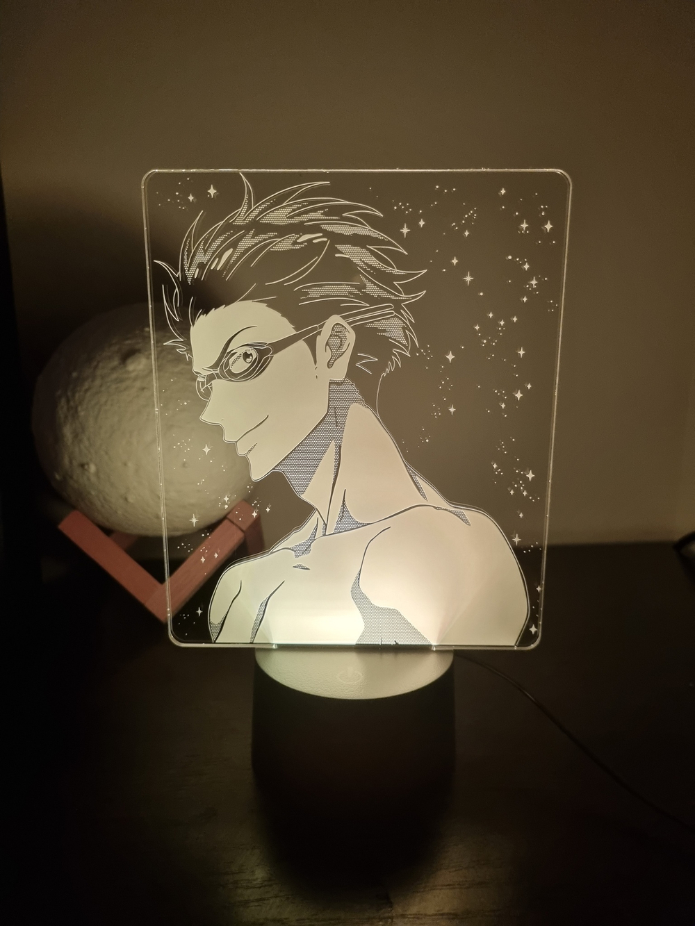 Светильник "Сейджуро Микошиба - Seijuro Mikoshiba" ( Free! вики Fandom )