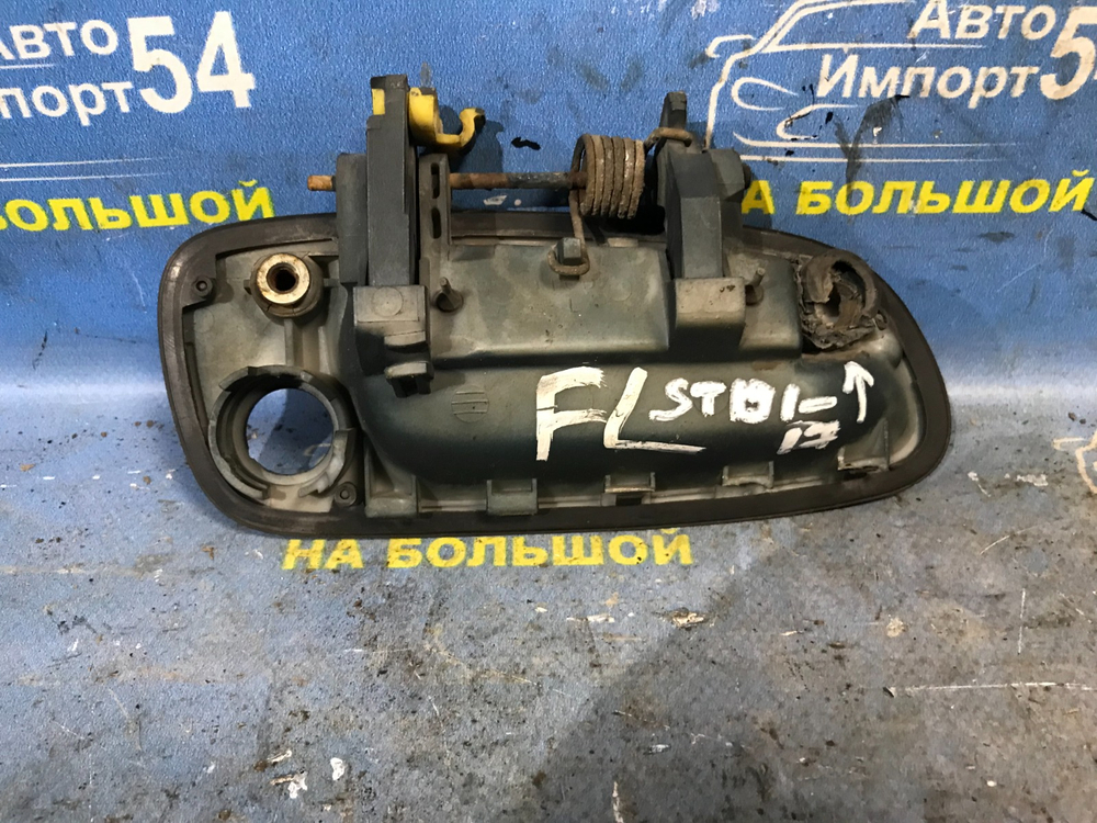 Ручка двери передней левой внешняя TOYOTA CORONA 1994