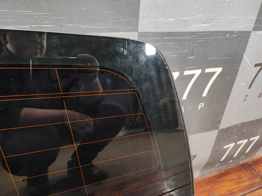 Стекло багажника левое Toyota Land Cruiser 200 07-15 Б/У Оригинал 6272060B31