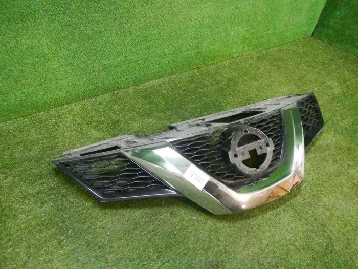 Решетка радиатора Nissan X-Trail t32 (2013-2019)