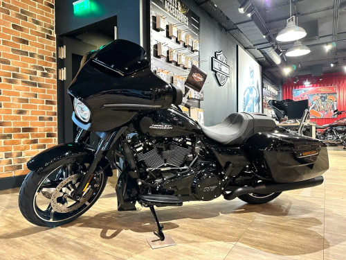 STREET GLIDE SPECIAL, 2024 VIVID BLACK BLACK TRIM