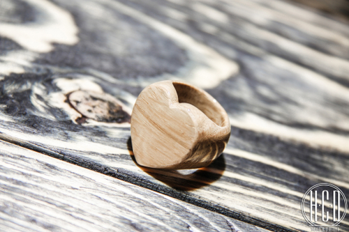 Деревянное кольцо "Сердечко" (Дуб)