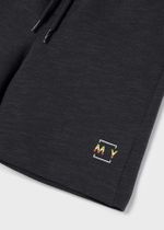 две футболки с шортами