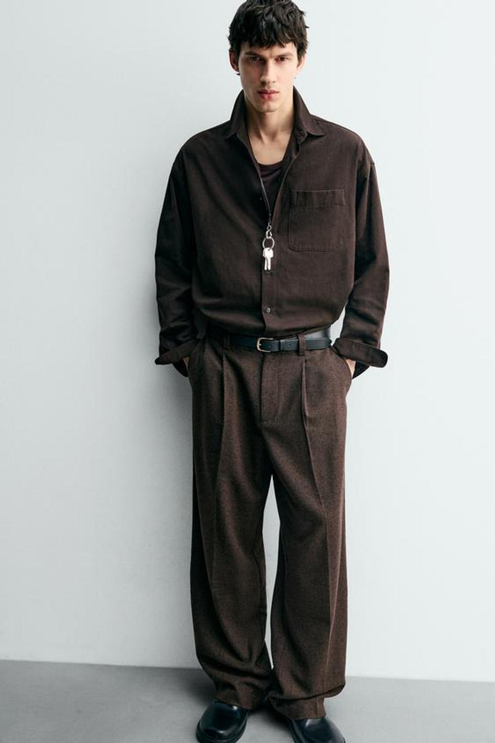 ZARA БРЮКИ С ЗАЩИПАМИ И ПУГОВИЦАМИ, КОРИЧНЕВЫЙ