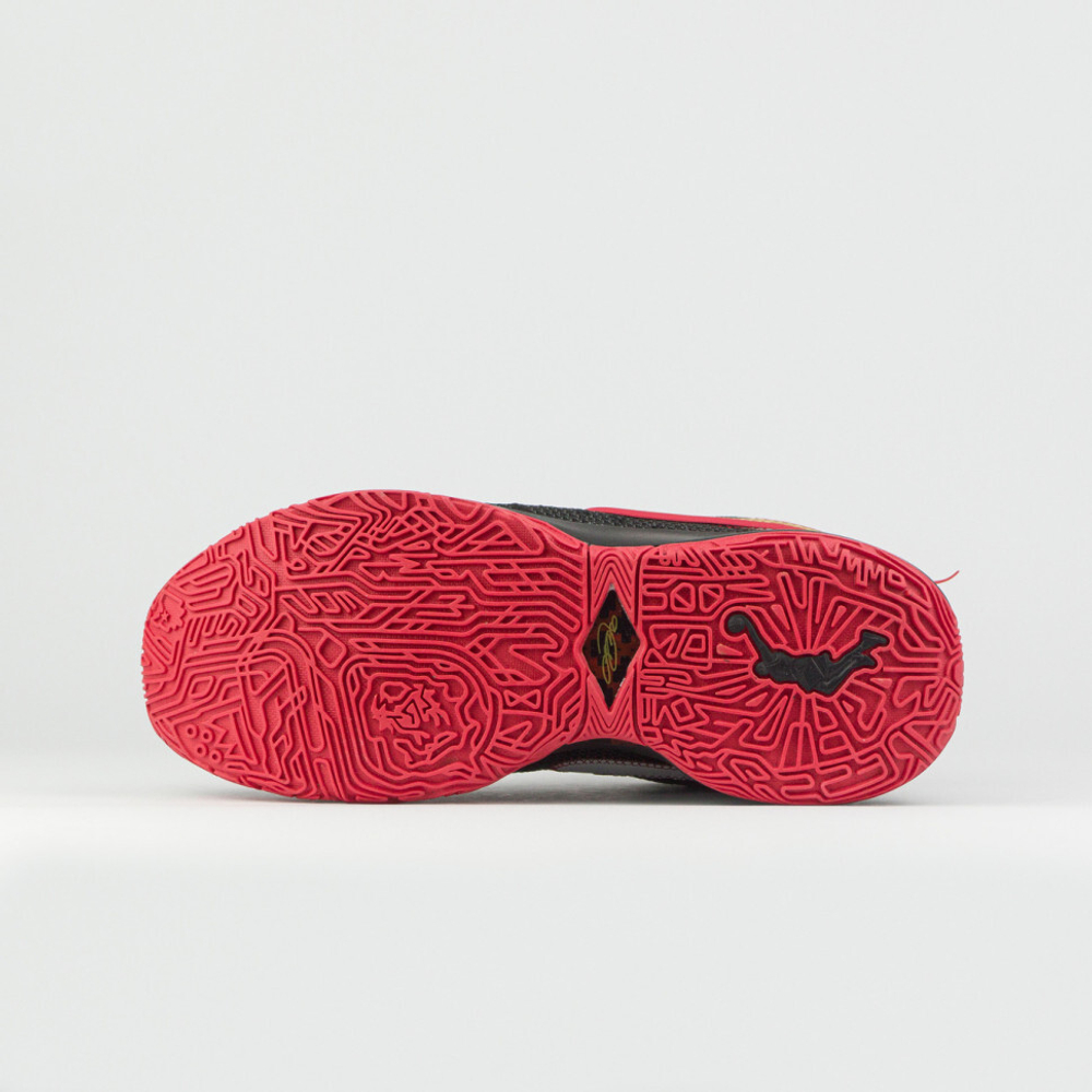 кроссовки Nike LeBron 20 Bred