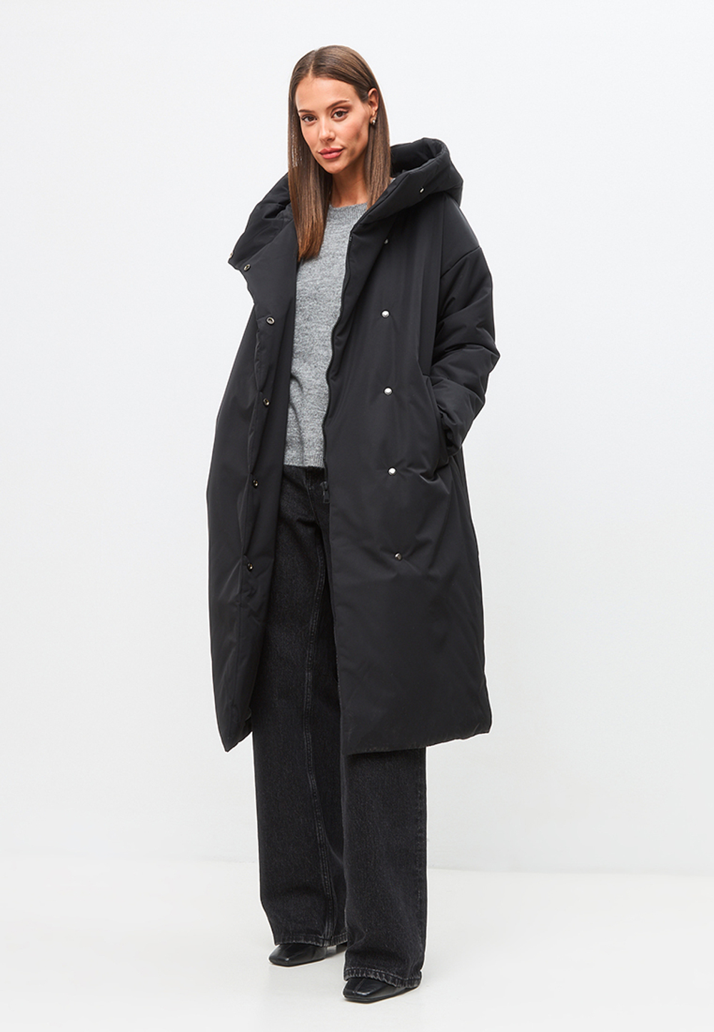 Пальто в минималистичном стиле