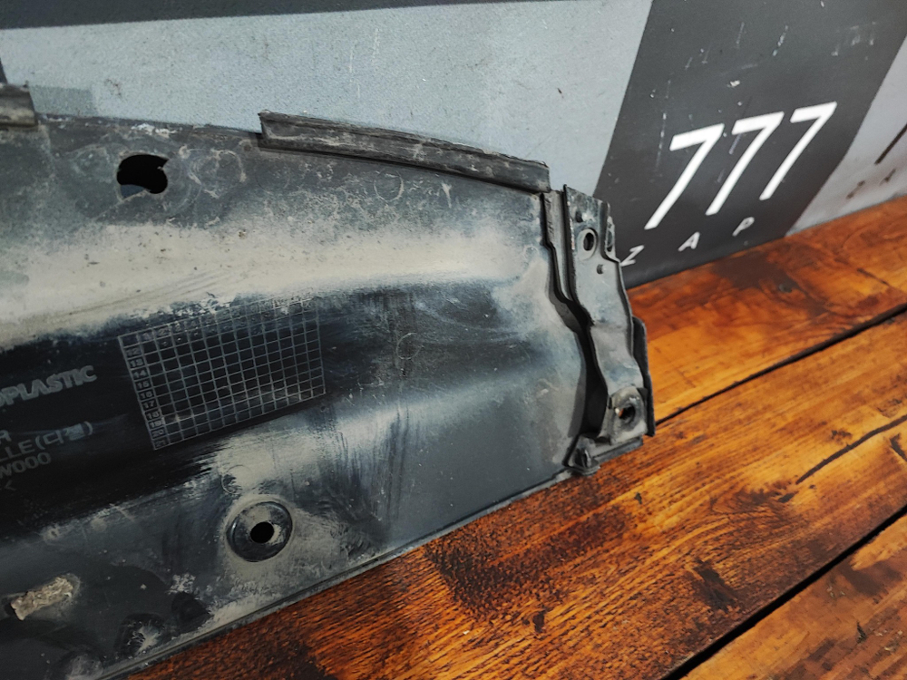 Кожух замка капота Hyundai Santa Fe 3 (DM) 12-18 Б/У Оригинал 863622W000