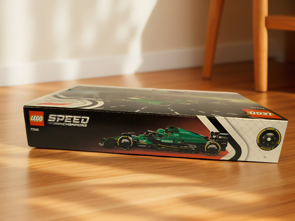 LEGO Speed Champions 77245 «Aston Martin Aramco F1 AMR24» — стиль и скорость