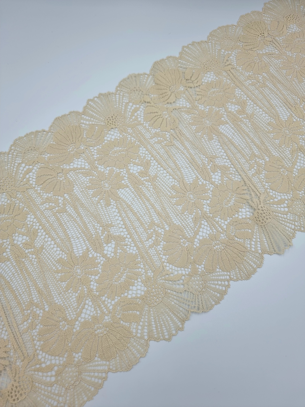 Кружево эластичное бежевое К690