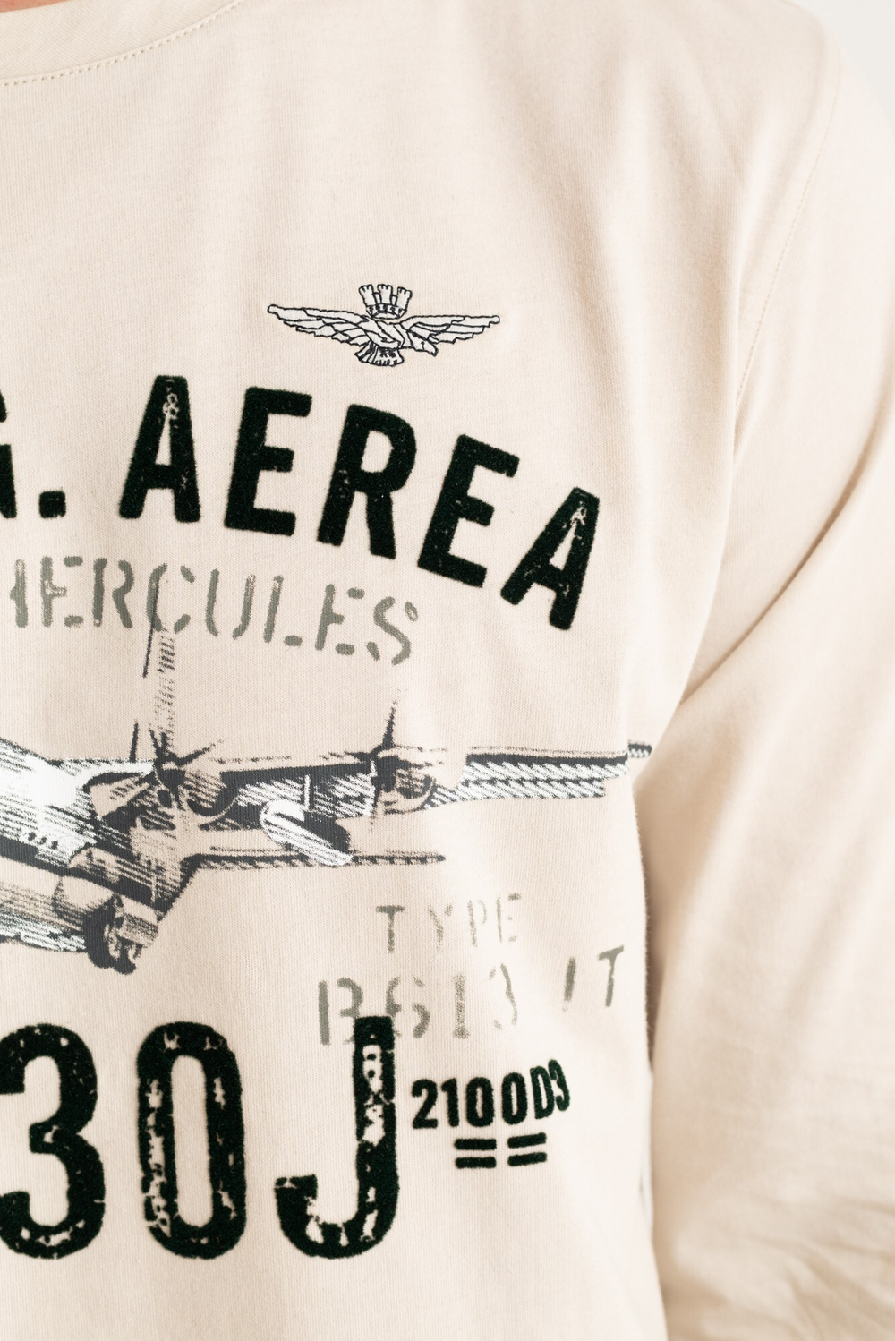 Футболка муж. AERONAUTICA 2144 молочный вертолет