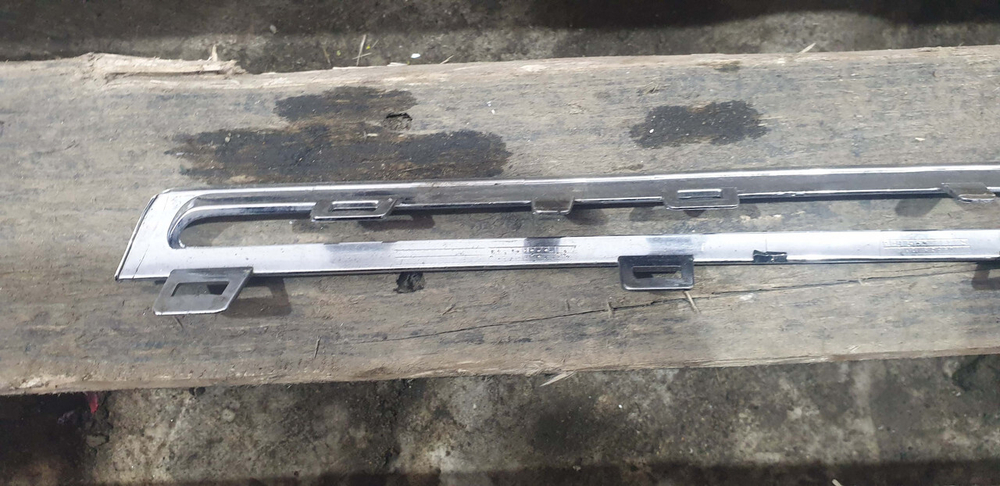 Молдинг решетки радиатора правый верхний Mercedes GLC (X253) 15-19 Б/У Оригинал A2538880285