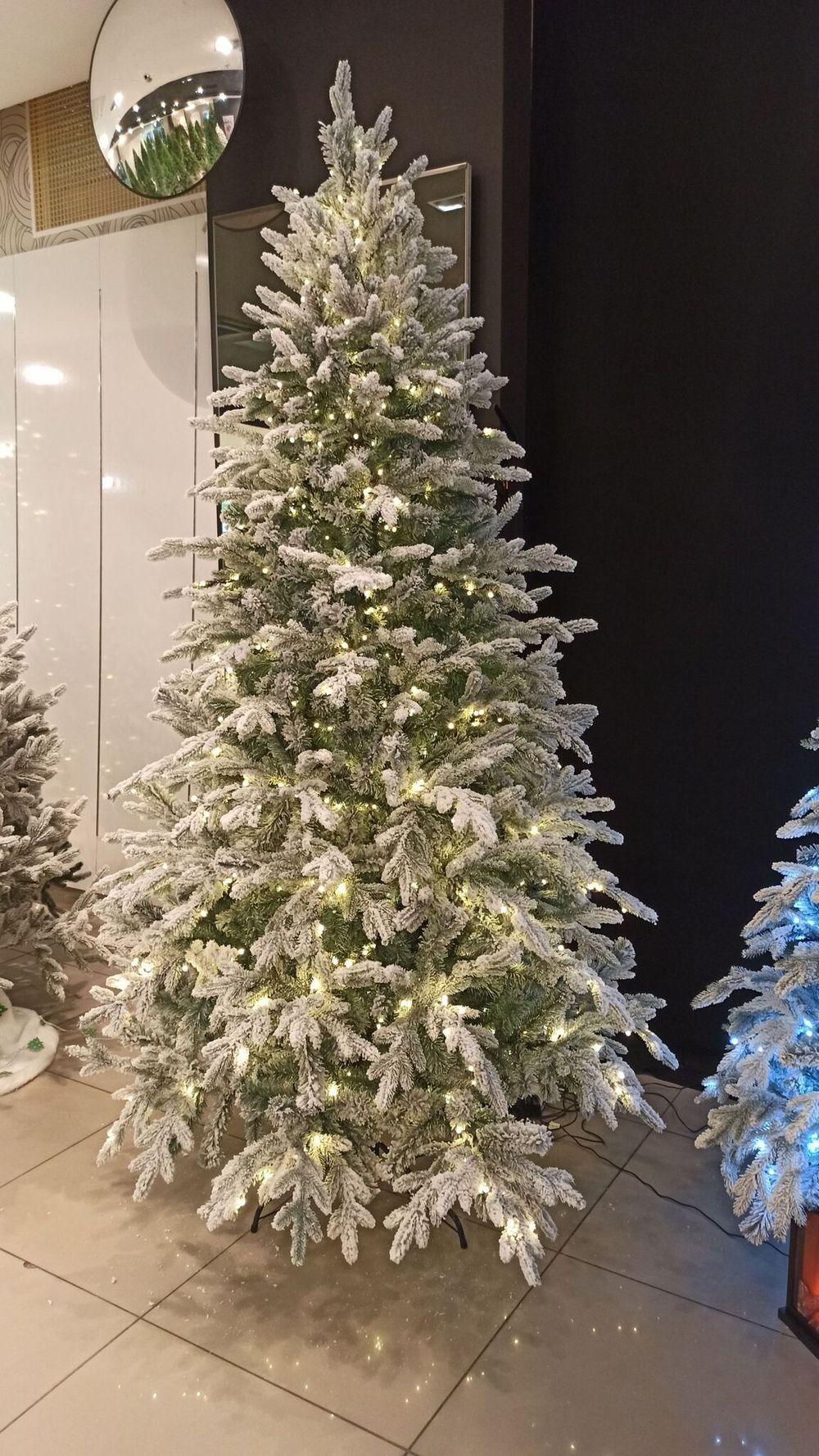 Заснеженная ель с гирляндой «Россо» теплый свет (Литая+пвх) 120 см / 1,2 м