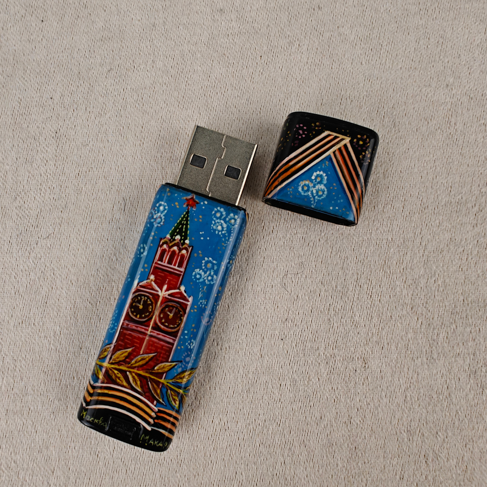 Флешка USB в футляре с ручной росписью Палех "Кремль. Звезда"