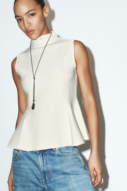 ZARA ТРИКОТАЖНЫЙ ТОП С БАСКОЙ, ЭКРЮ