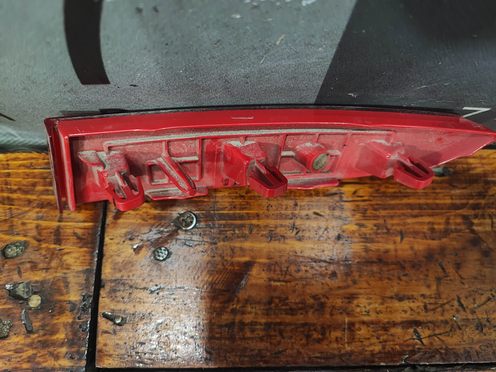 Катафот заднего бампера левый внешний Hyundai Tucson 3 (TL) 18-21 Б/У Оригинал 92405D3500