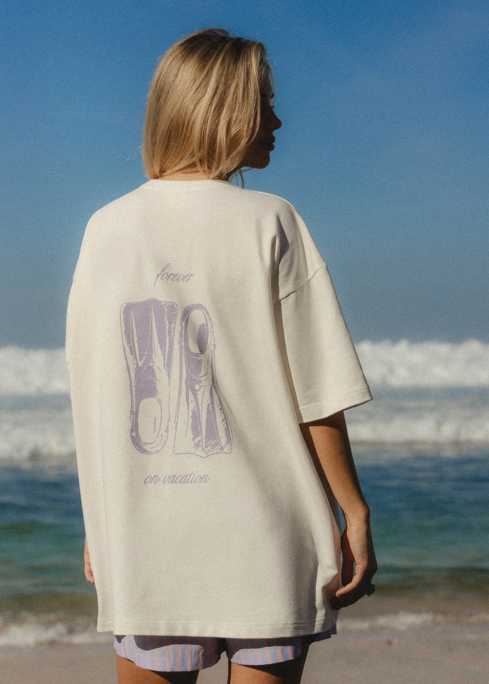 Футболка FOREVER ON VACATION, молочная