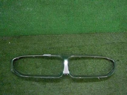 Молдинг решетки радиатора BMW 3er G20 (2018-н.в.)