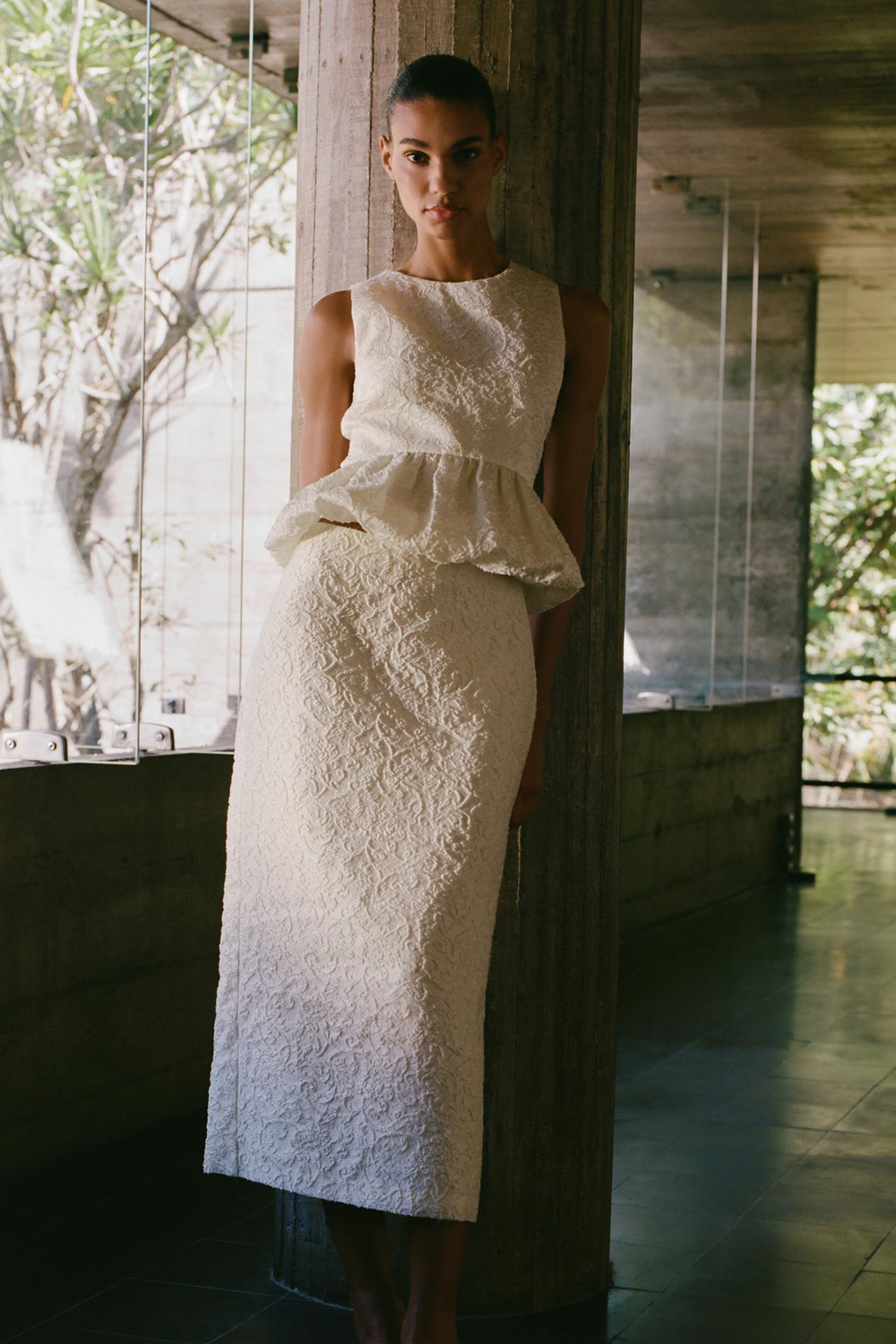 ZARA ТОП ИЗ РЕЛЬЕФНОЙ ТКАНИ С БАСКОЙ, КАВА