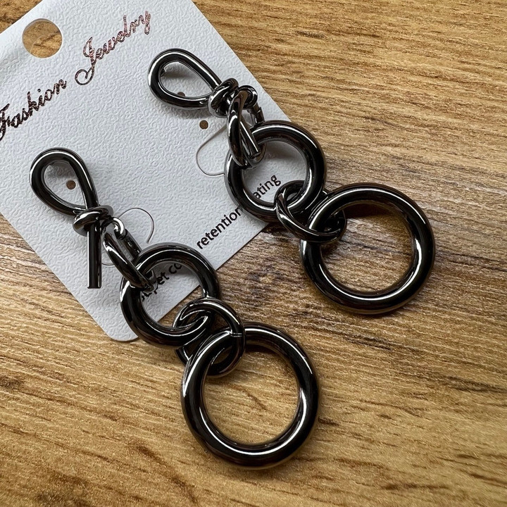 Серьги "Цепи" бантик 4 кольца металл графитовый