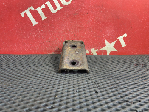 Кронштейн амортизатора переднего