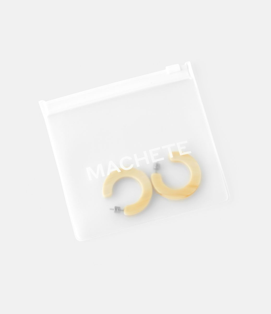 Machete Kate Hoops in Alabaster — серьги из ацетата