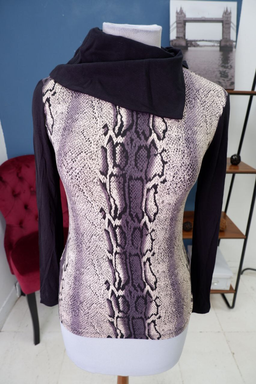 Джемпер Roccobarocco стильный 44 размер