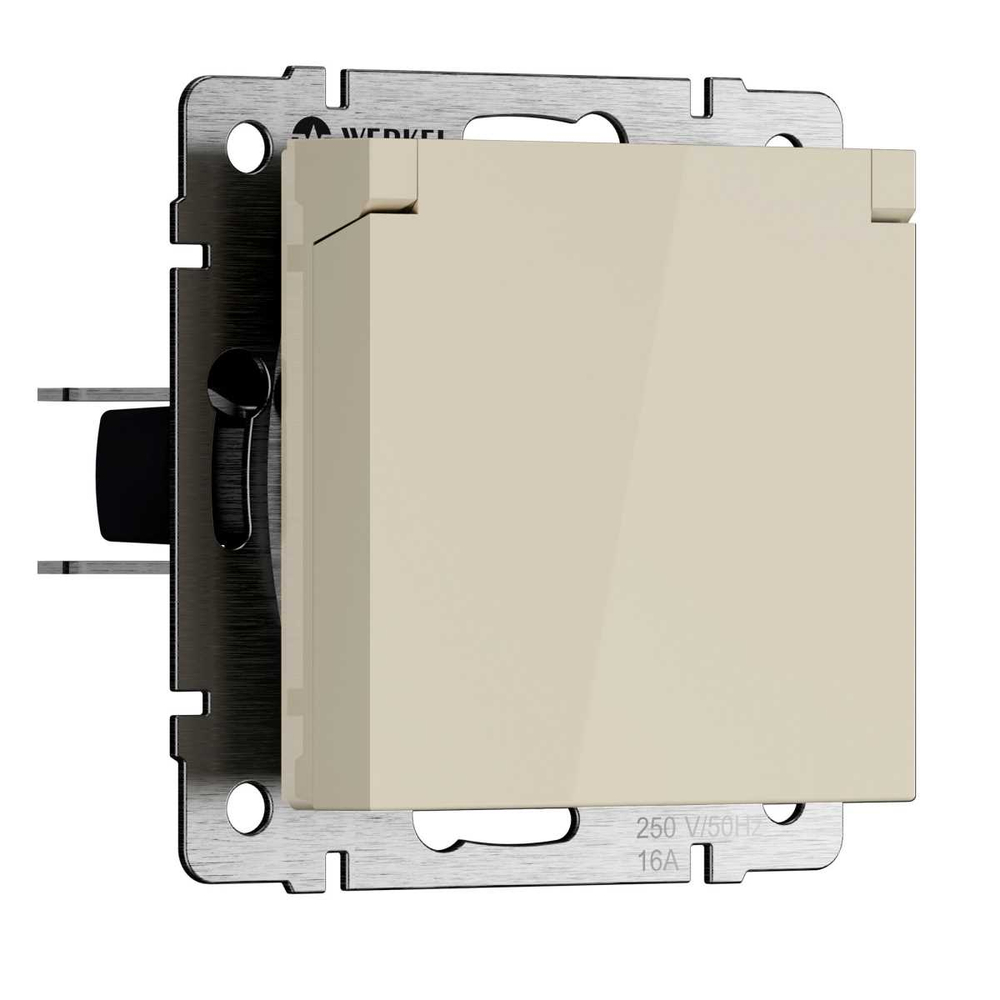 Розетка влагозащищенная с заземдением с защитной крышкой и шторками Werkel слоновая кость W1171203 4690389213151