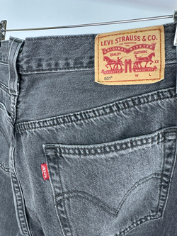 Джинсы Levis