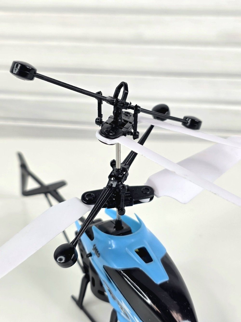 Игрушка Вертолет на радиоуправлении голубой (202388896-1)