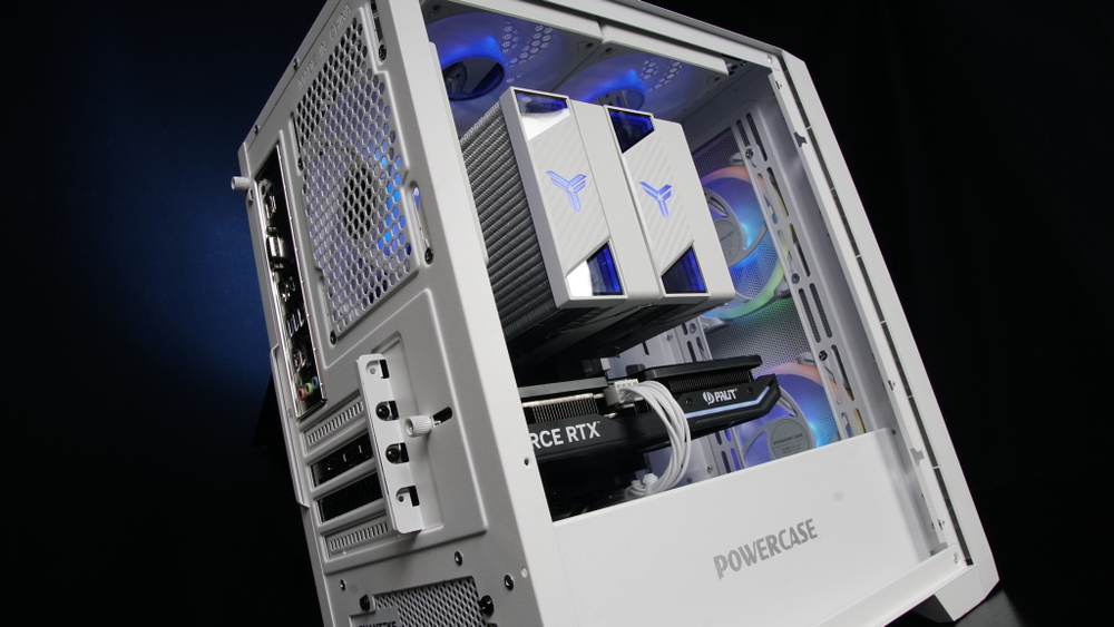 Ryzen 5 7600X + RX 9070 16Gb