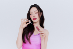 MUZIGAE MANSION Objet Water - Матовая жидкая помада, увлажняющая оттенок 004 Celeb, 5 ml