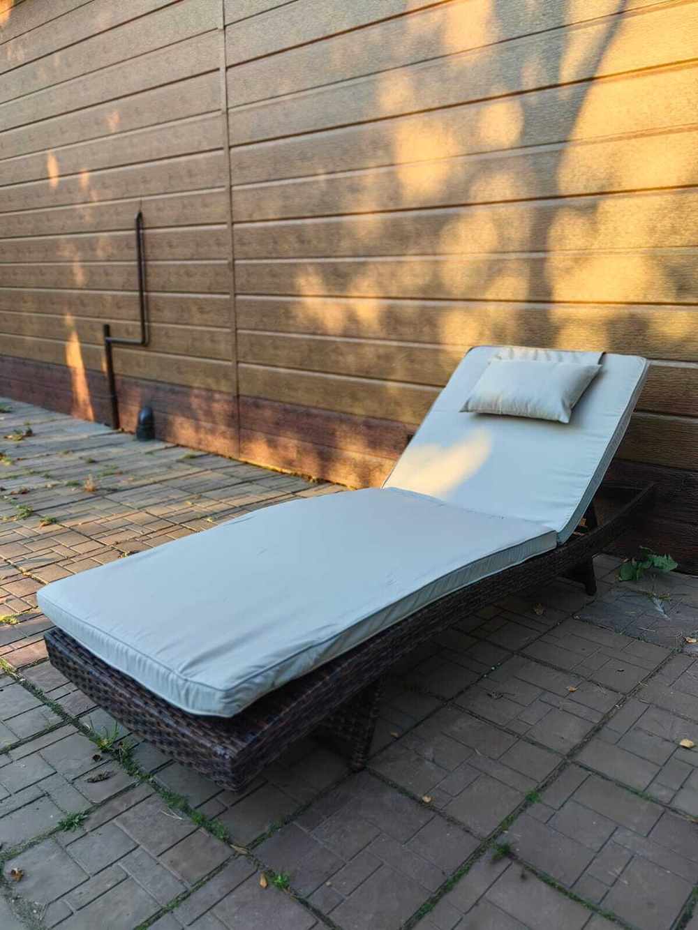 Шезлонг, лежак из искусственного ротанга  МАРА «MARA» в комплекте в матрасом — Dark Brown