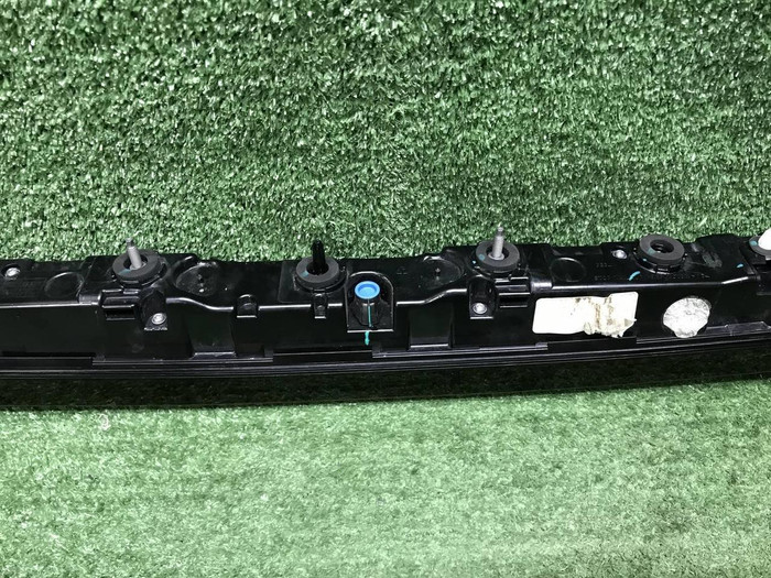 Фонарь крышки багажника Geely Monjaro (2021-н.в.)