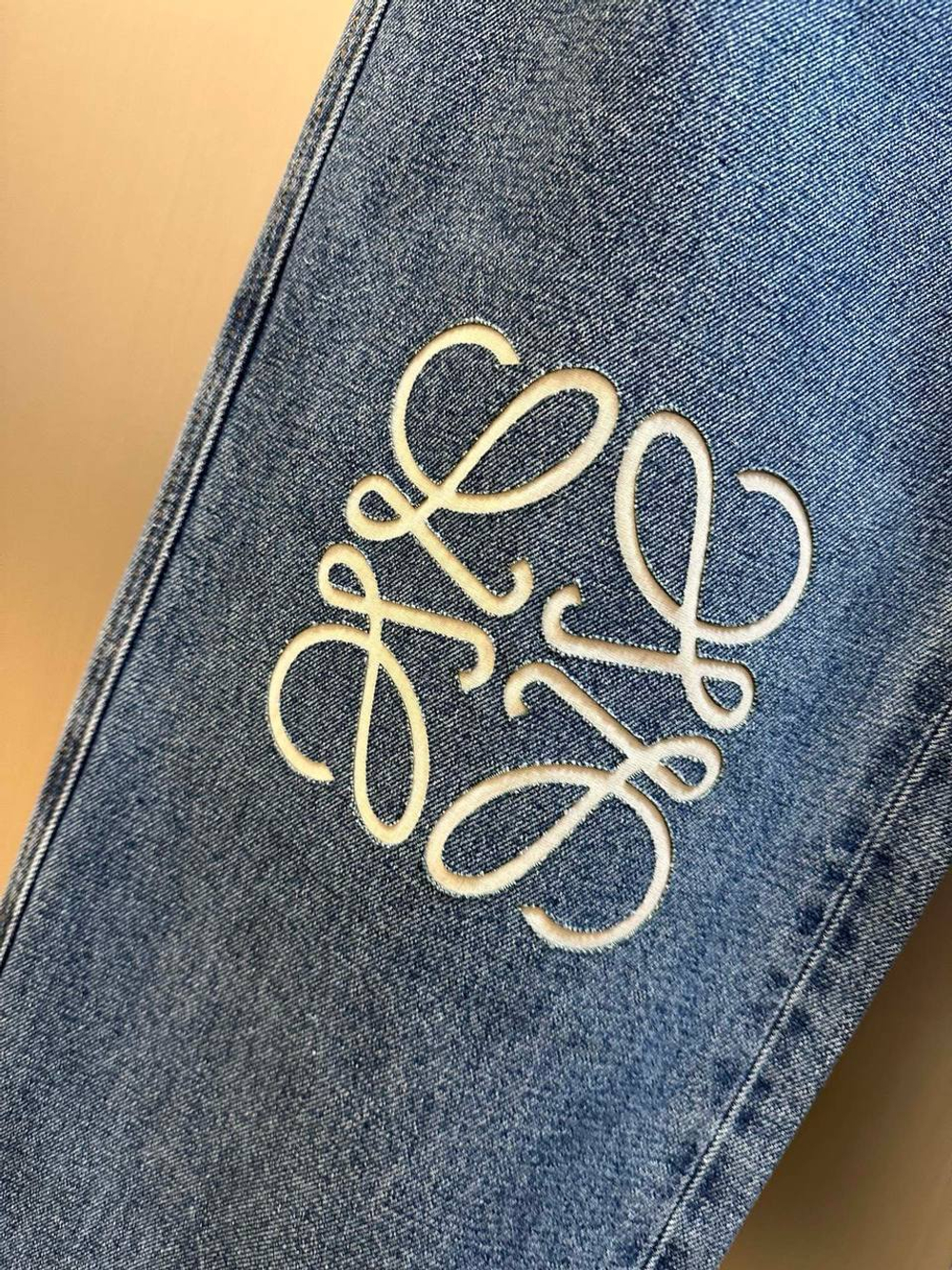 Джинсы Loewe