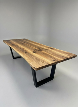 Обеденный стол из карагача