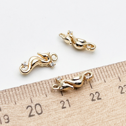 Подвеска Морской конек, цвет золото, фианиты, размер 14*6 мм, цена за 1 шт