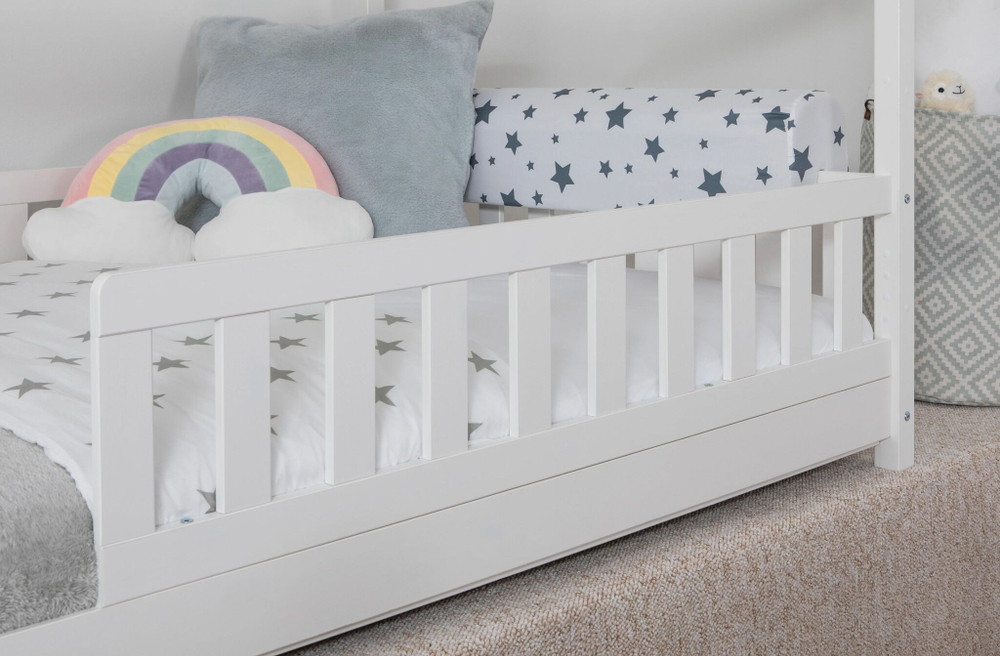 Одноярусная кровать Домик 90x200 см из массива сосны белая