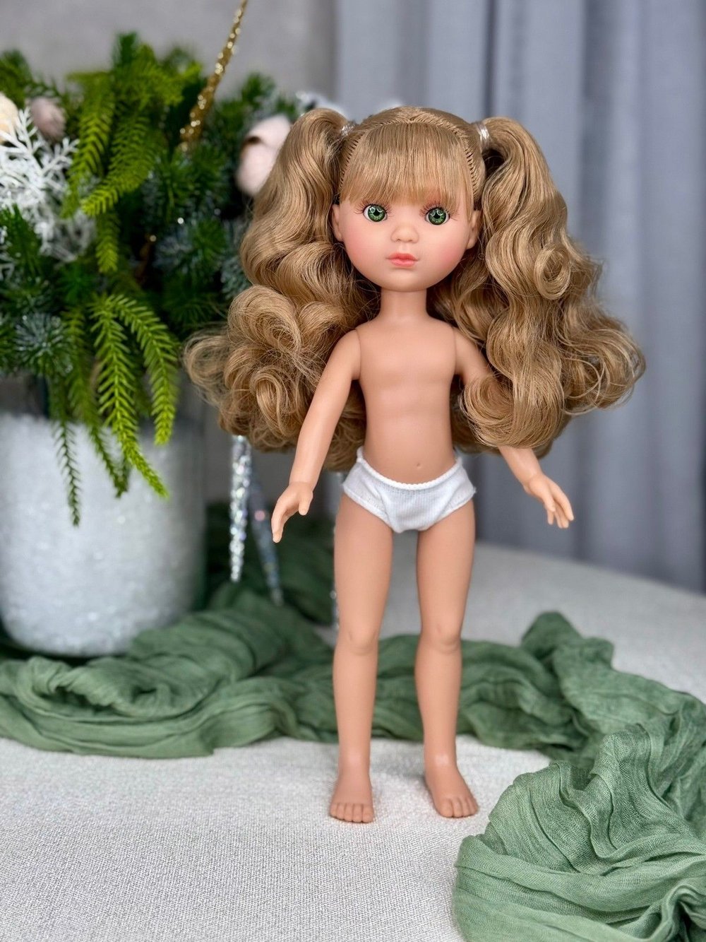 Кукла BERJUAN виниловая 35см Ева без одежды (2837)
