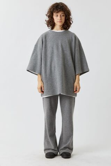 Огромная футболка светло-серого цвета