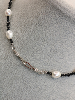 Комплект "Танец теней" с натуральным жемчугом и шпинелью