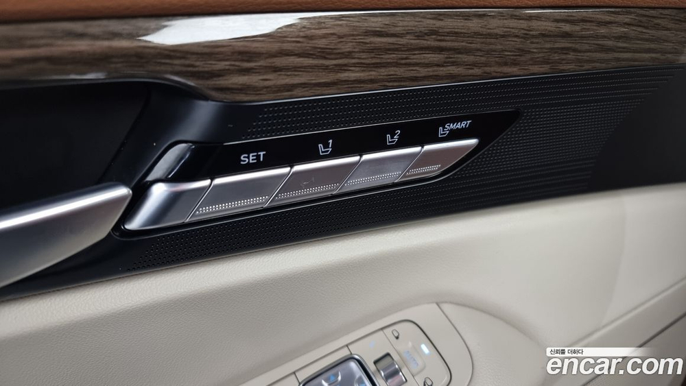 Genesis G90 3.8 (01.2020)