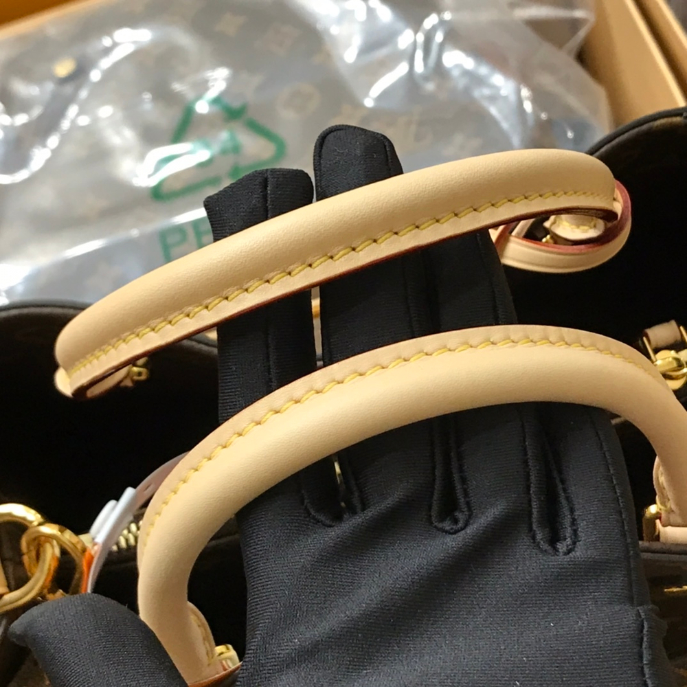 Louis Vuitton Montaigne BB