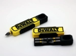 Набор отверток с насадками от DeWalt , функция брелка