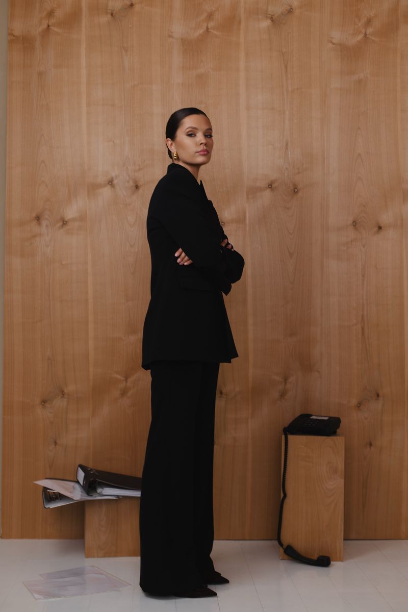 Жакет из вискозы приталенный черный